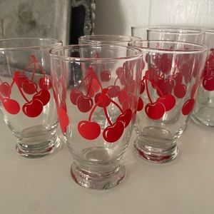 Set 4 vintage cherry glasses. I have another listing with 4 slightly diff shape